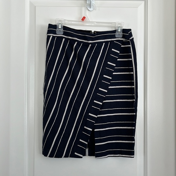 Loft navy weaved pencil skirt size 8 - Picture 1 of 3